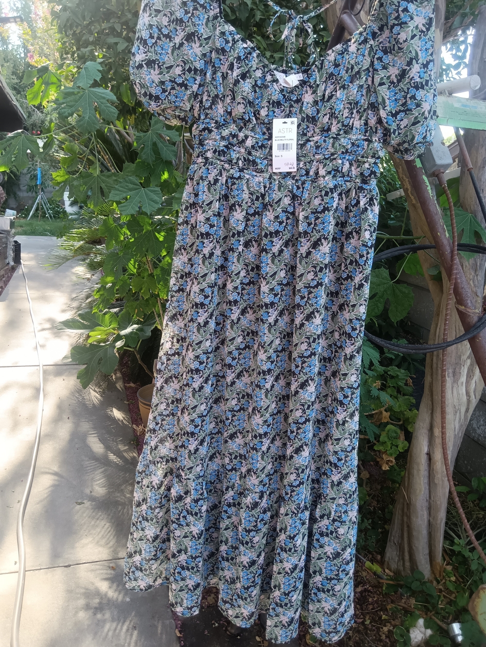 Astr Women's Blue Floral Puff Sleeve Dress